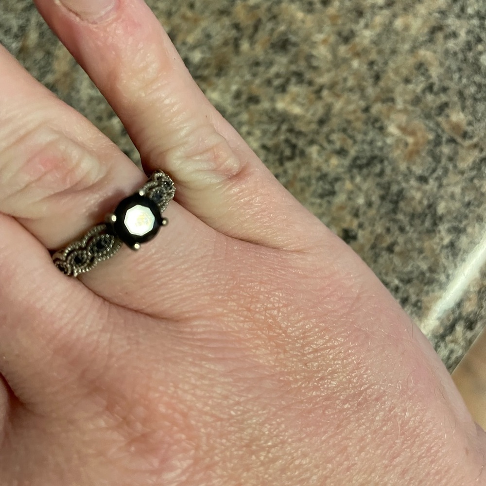 Jeulia ~ Sterling silver ring